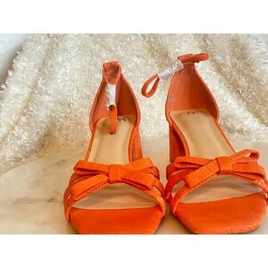 Chelsea Moreland Sabrina Heels, Size 7 Orange color Great for Spring Formals!